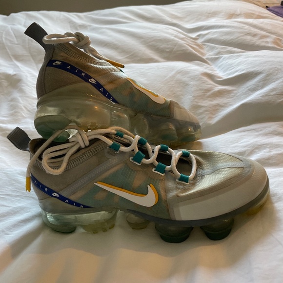 Nike Air Shoes - Picture 1 of 4